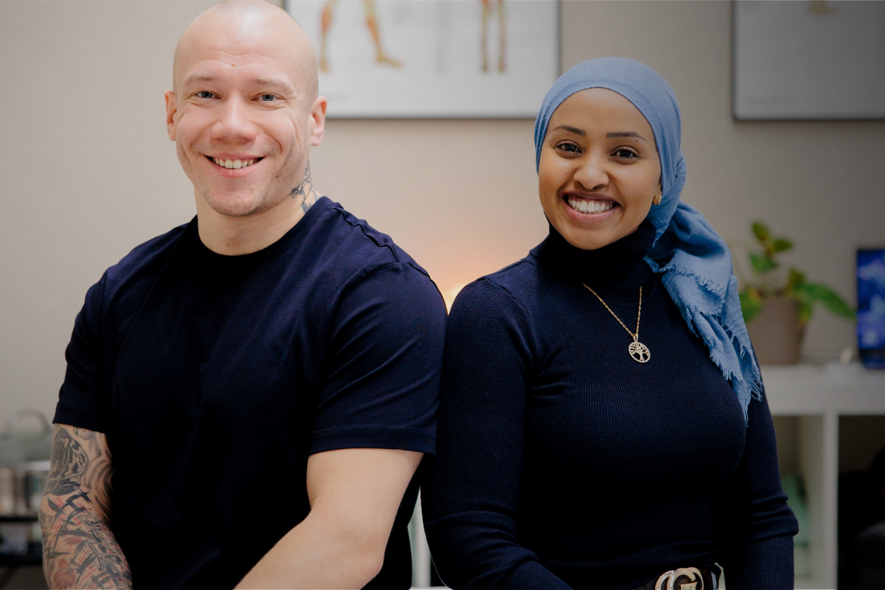 Fadumo ja Eero Shifa Hieronta ja Hyvinvointipalveluissa